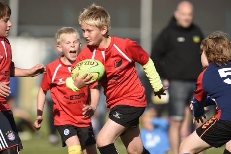 100 skolebrn spiller rugby i Aalborg