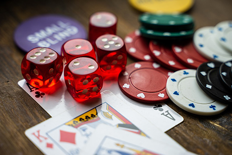 3723 Spilleautomater, kort eller roulette  hvad skal man spille, hvis man vil have chancen for at vinde den store gevinst? 