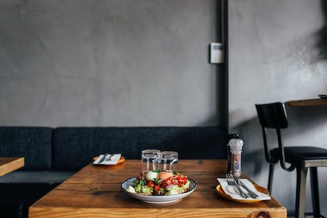 Guide til at vælge de rette borde til din restaurant