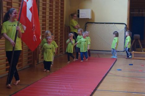 Børne gymnastik opvisning i Aarestrup