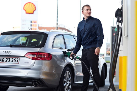 For mange kører med brændstofpistolen i bilen