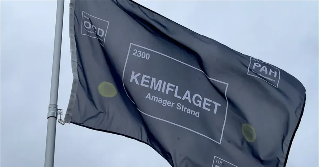 Nyt ”Kemiflag” advarer badegæster om skjult forurening