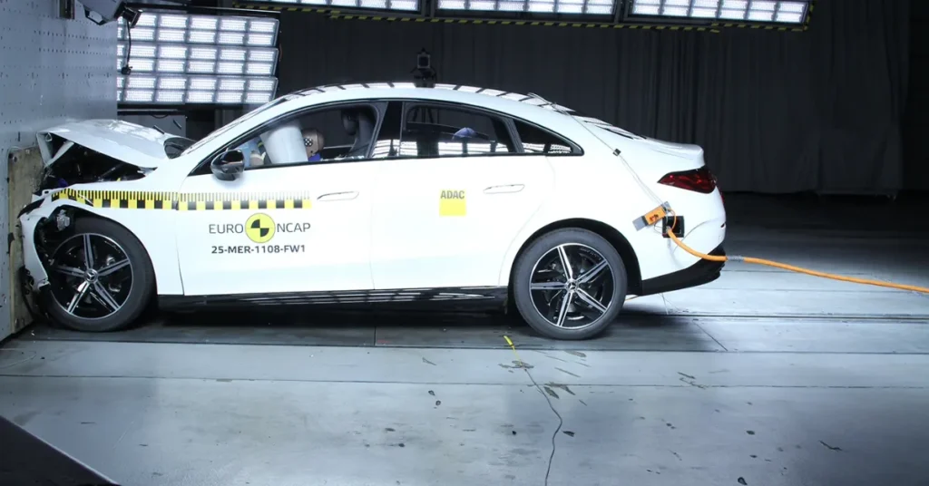 Euro NCAP kårer årets sikreste biler: Mercedes topper – og Tesla snupper to klasser