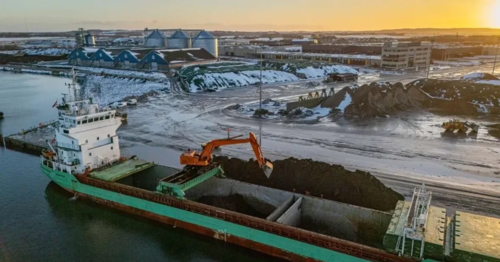 5 hektar ved Aalborg Havn hæves med sejlet overskudsjord