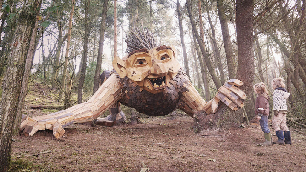 Hemmelig kæmpe-trold gemmer sig snart mellem Hals og Hou